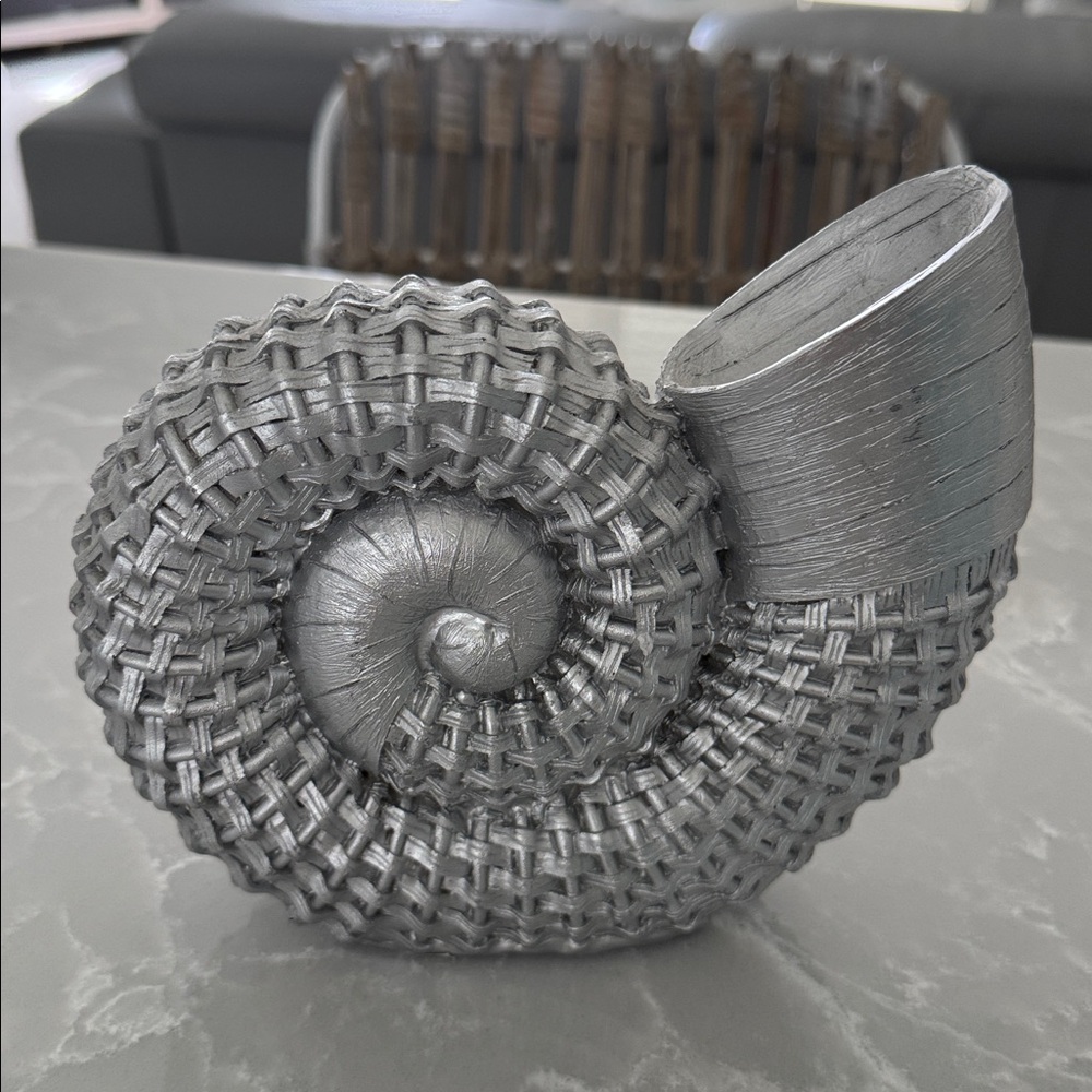Silver Nautilus She’ll 🐚